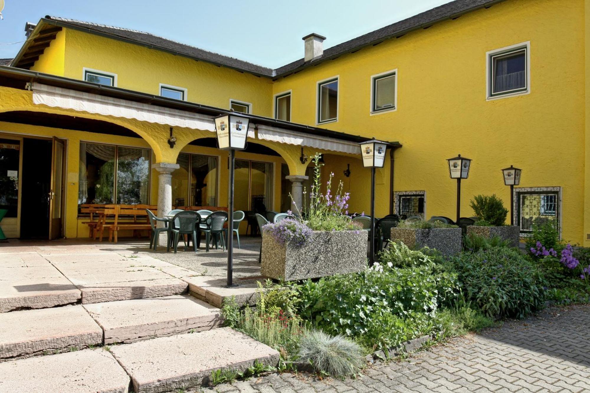Stiftsgasthof Hochburg Bagian luar foto