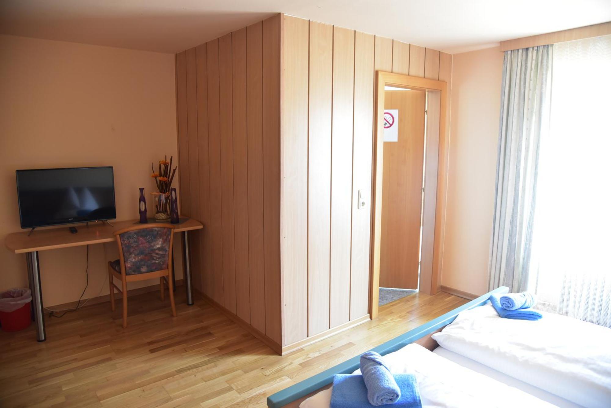 Stiftsgasthof Hochburg Bagian luar foto