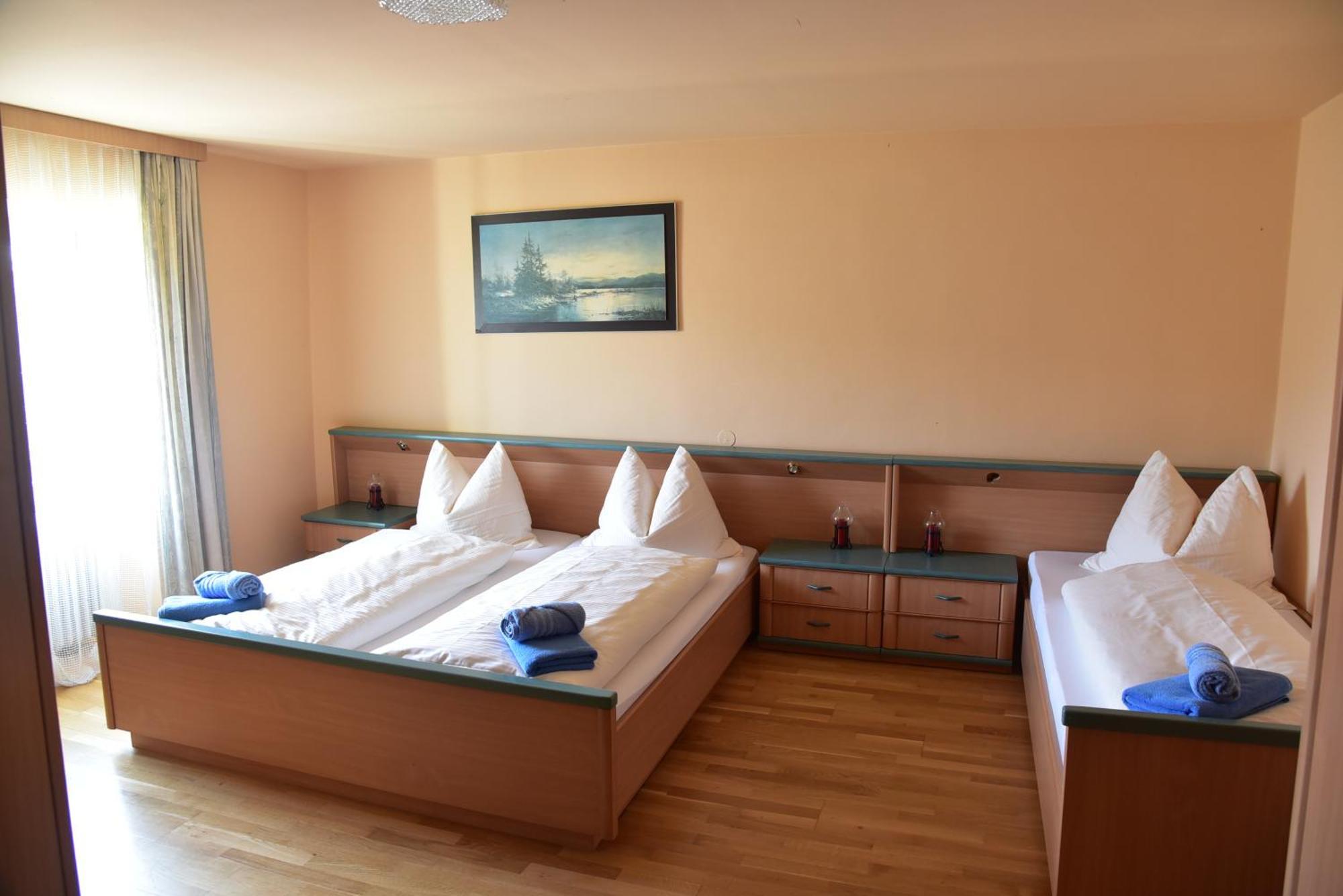 Stiftsgasthof Hochburg Bagian luar foto